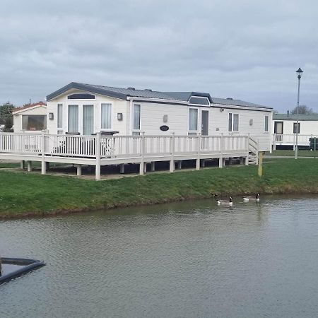 6 Berth Deluxe Ml7 On The Golden Palm Hotel Chapel Saint Leonards Buitenkant foto